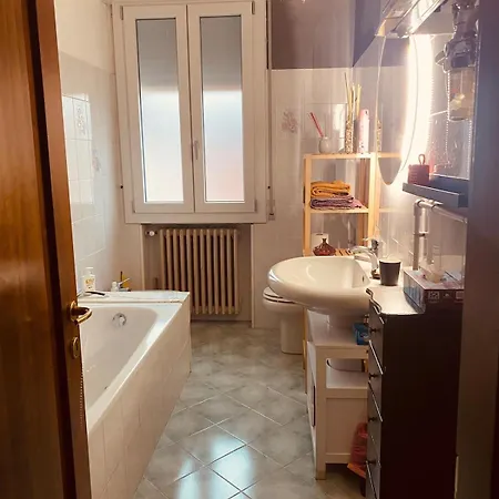 Lalla's House Apartamento Imola